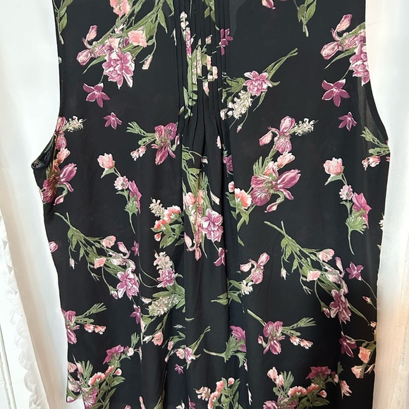 Denver Hayes 2xl Floral Sleeveless Top - Black and Pink- pleating and buttons - Picture 6 of 11